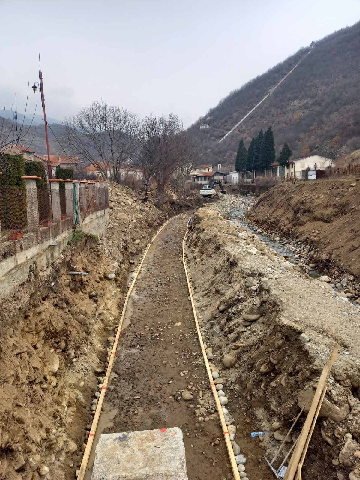260-метрова подпорна стена — река Манастирска